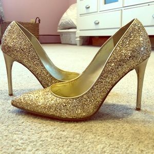 Gold Glitter pumps